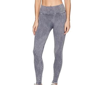 NUX women’s seamless mineral wash Mesa legging
